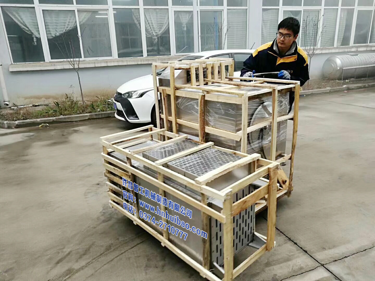 许昌智工自动炒货机.jpg 许昌智工自动炒货机.jpg