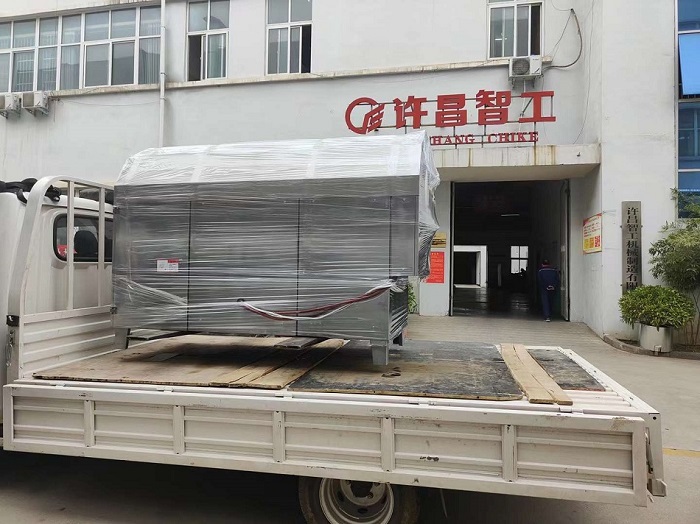 河南客户采购的200斤电磁炒锅专车送货